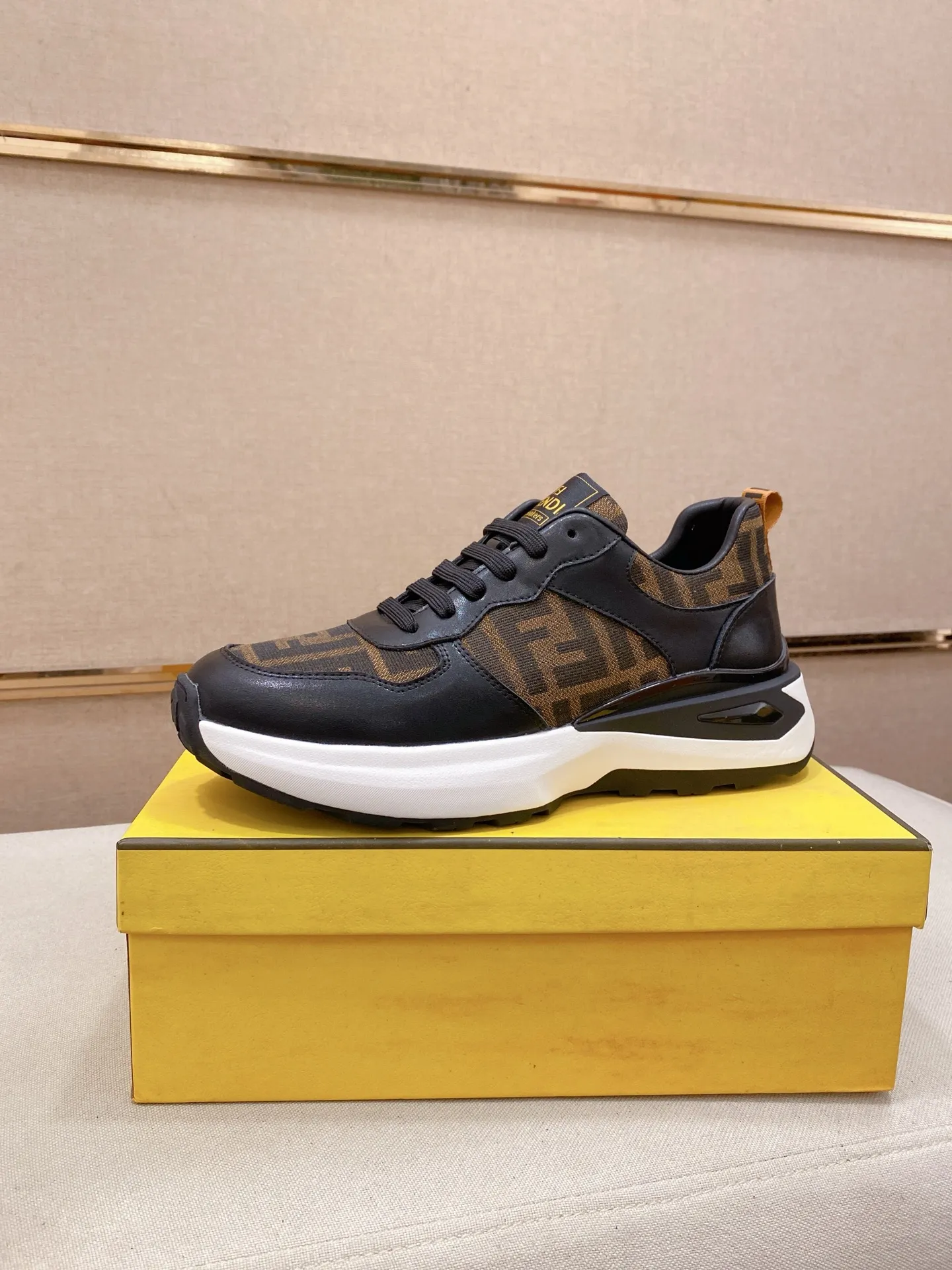 Men's shoes 💰 442💰 (FENDI) New style 👊🏻 upper 🇮🇹 imported cowhide fabric 🇩🇪 lining imported sheepskin lining. The original outsole is molded to reflect the identity of every man, and the upper foot is stable and elegant🚶🏻🚶🏻High-end customized original version📯No matter the wind or rain, the shoe last remains unchanged and can withstand the verification of time🔍️,🔵 Size: 38-44